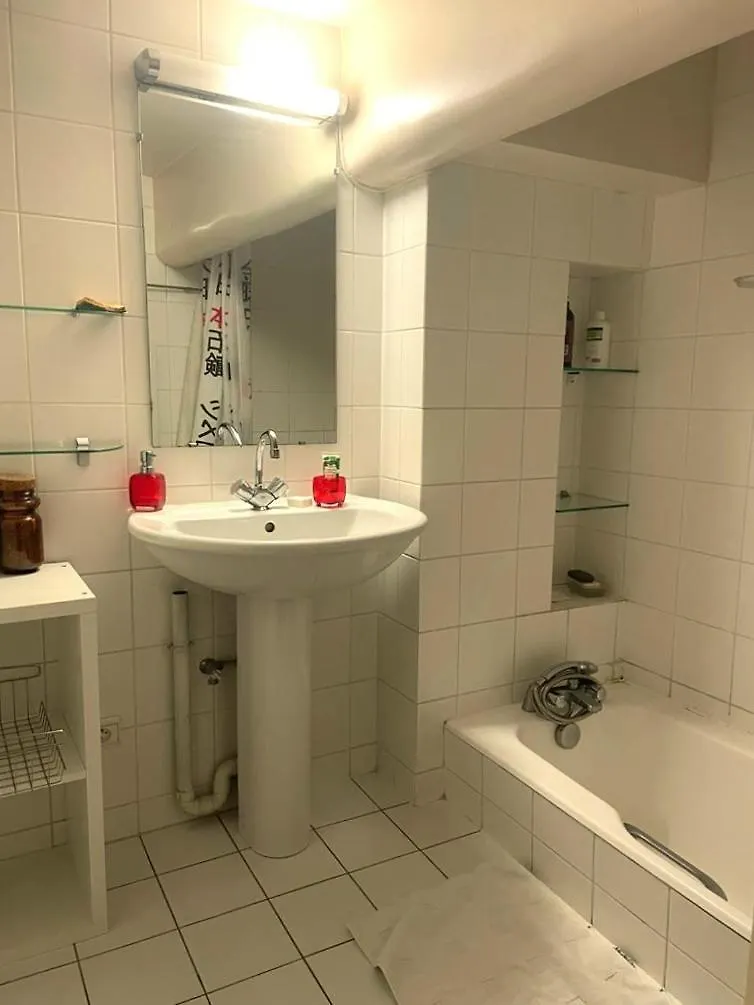 דירות Loft With View On A Quiet Garden, Parisian Charm צרפת