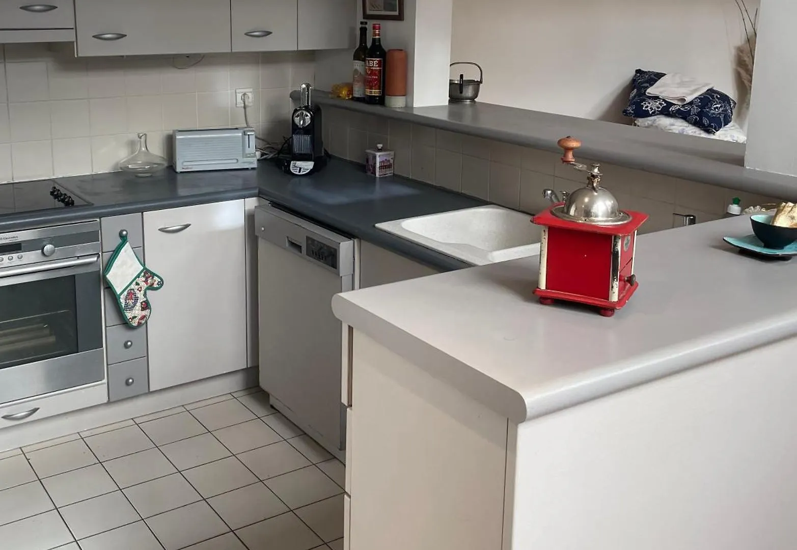 דירות Loft With View On A Quiet Garden, Parisian Charm צרפת