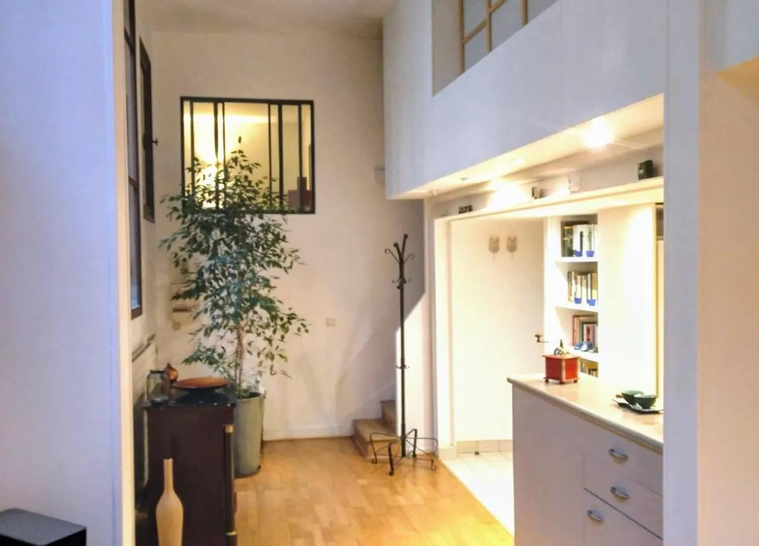 דירות Loft With View On A Quiet Garden, Parisian Charm 0*, פריז